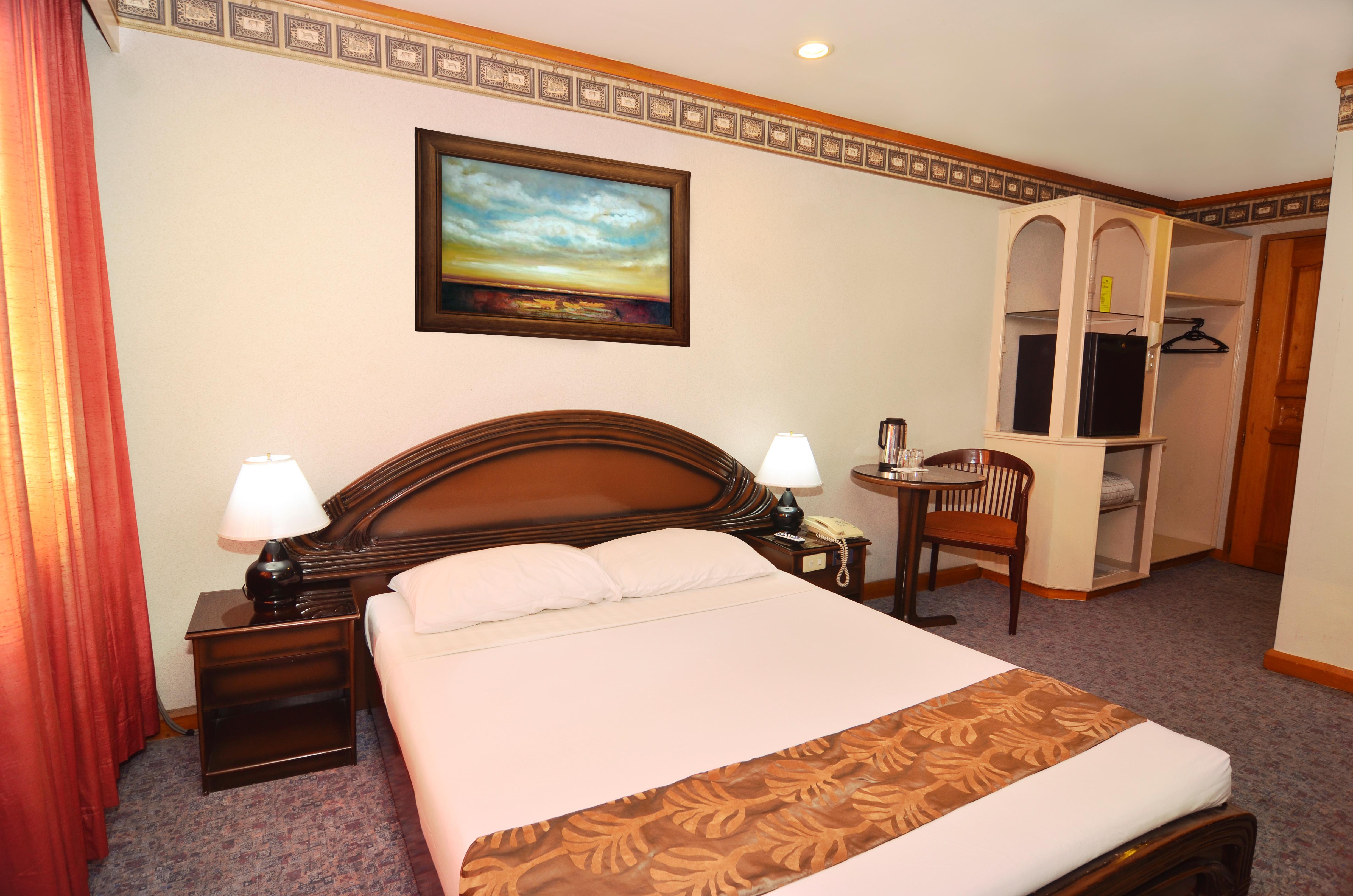 Holiday Plaza Hotel Cebu Bagian luar foto