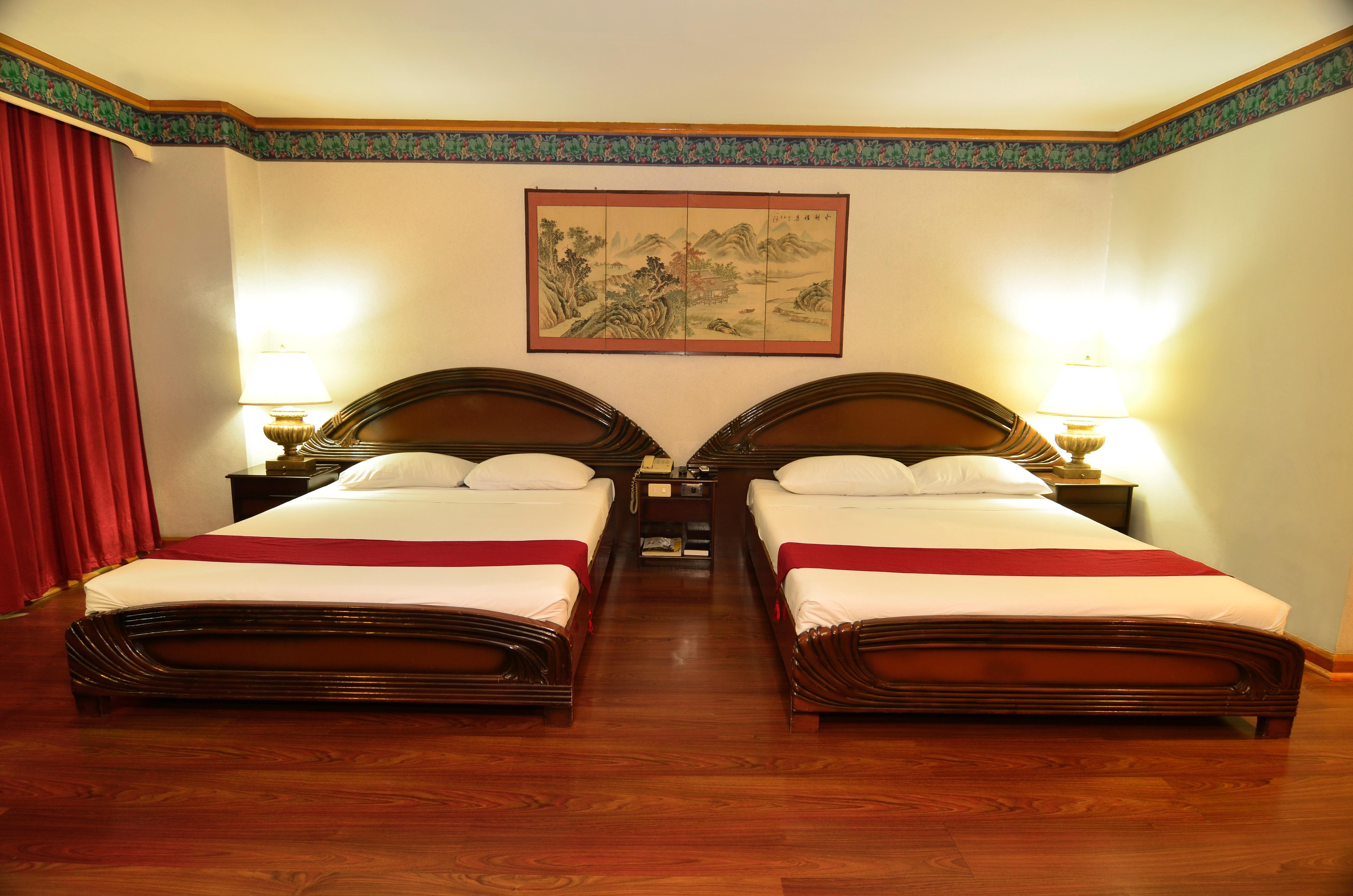 Holiday Plaza Hotel Cebu Bagian luar foto