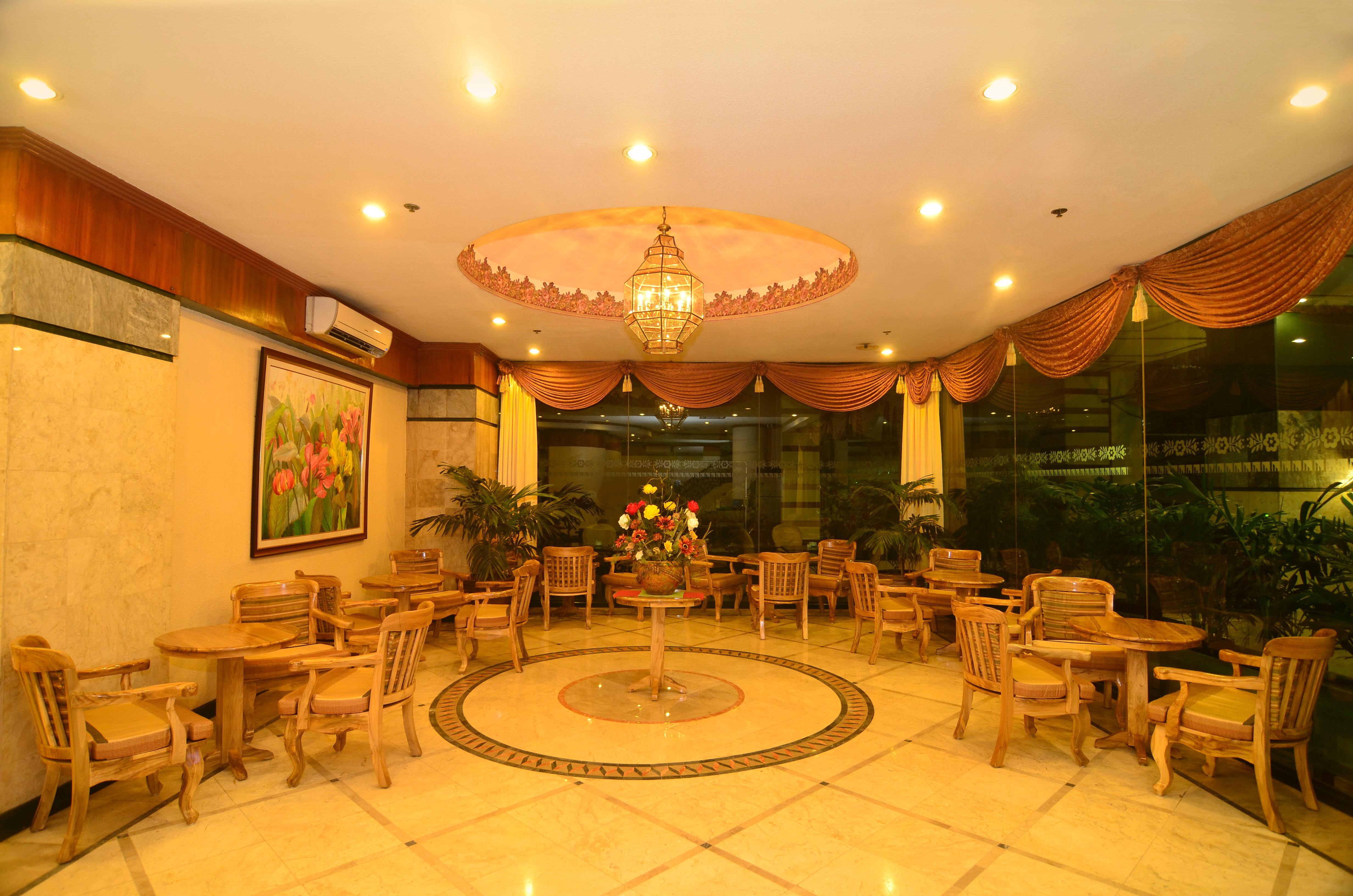 Holiday Plaza Hotel Cebu Bagian luar foto