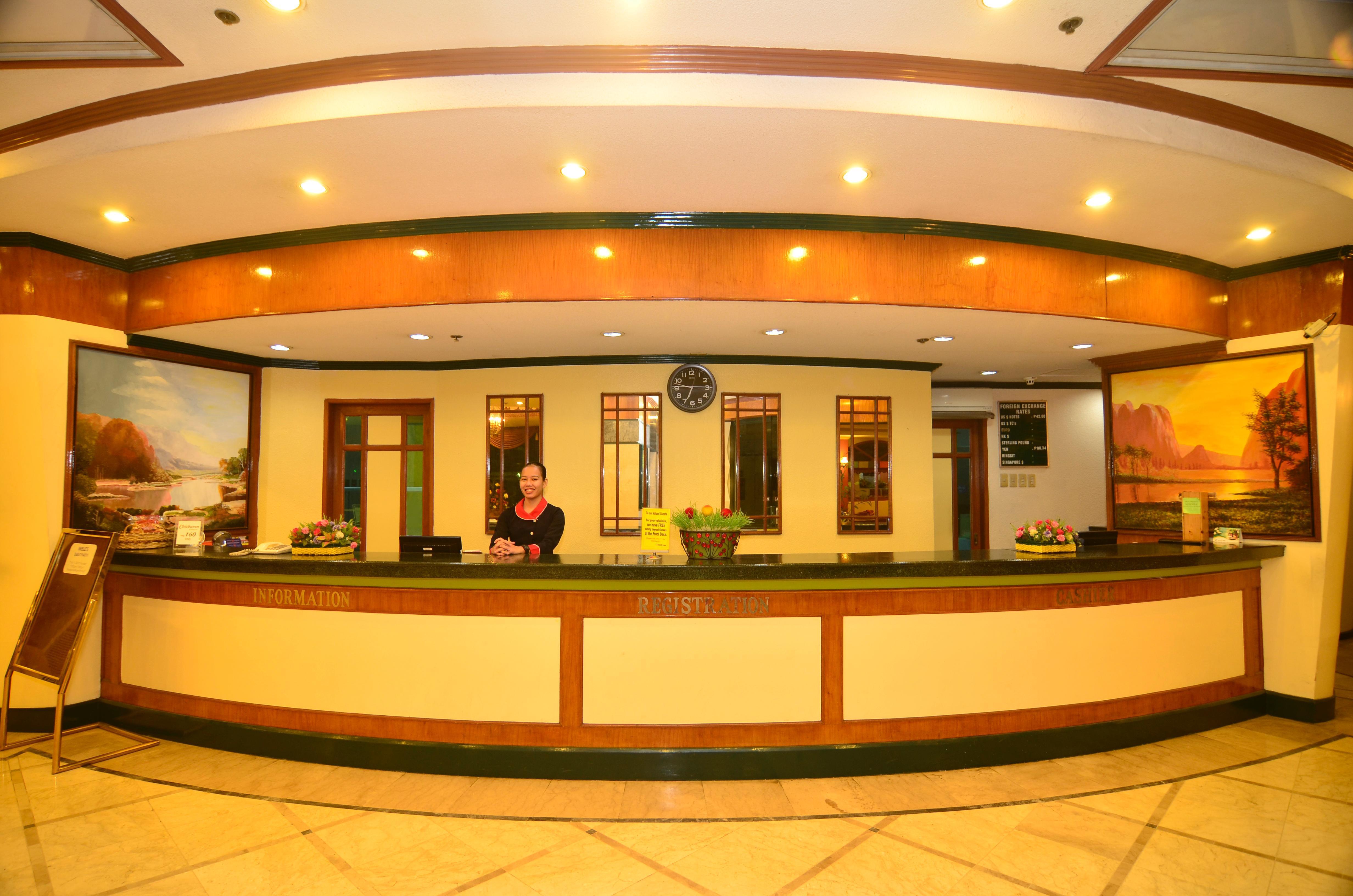 Holiday Plaza Hotel Cebu Bagian luar foto
