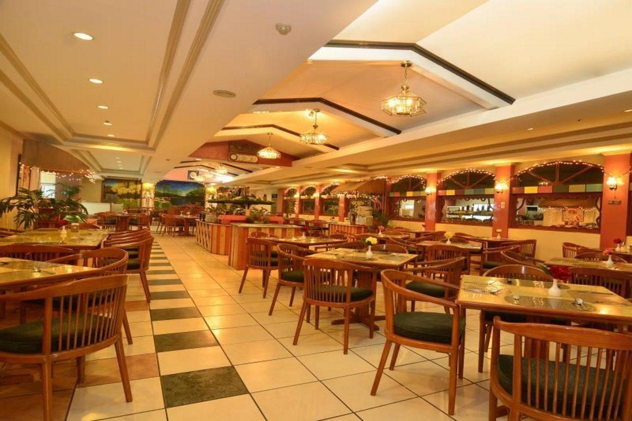 Holiday Plaza Hotel Cebu Bagian luar foto