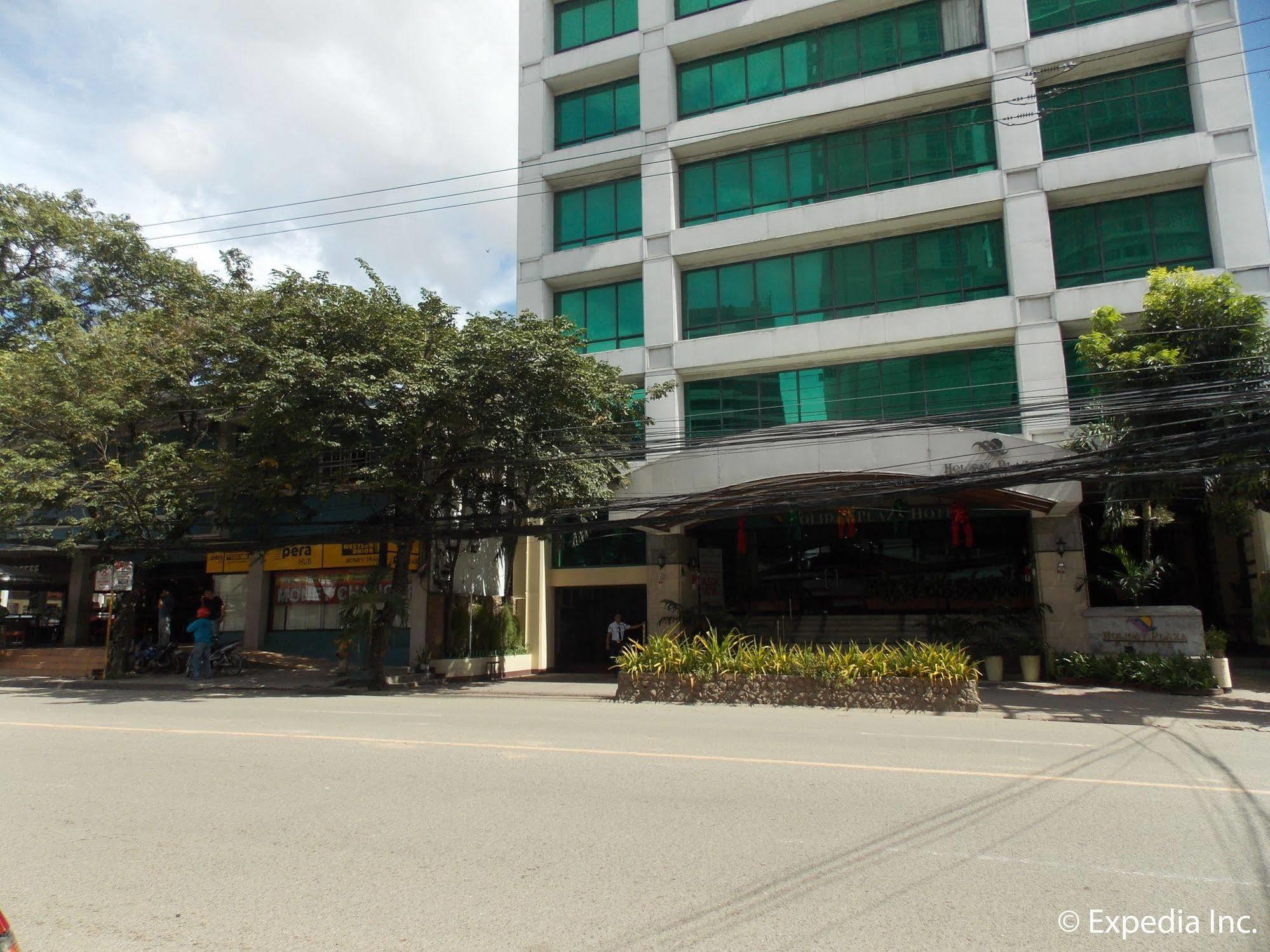 Holiday Plaza Hotel Cebu Bagian luar foto
